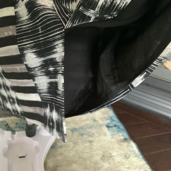 Detailed sleeveless pencil dress size 2 - Picture 3 of 6